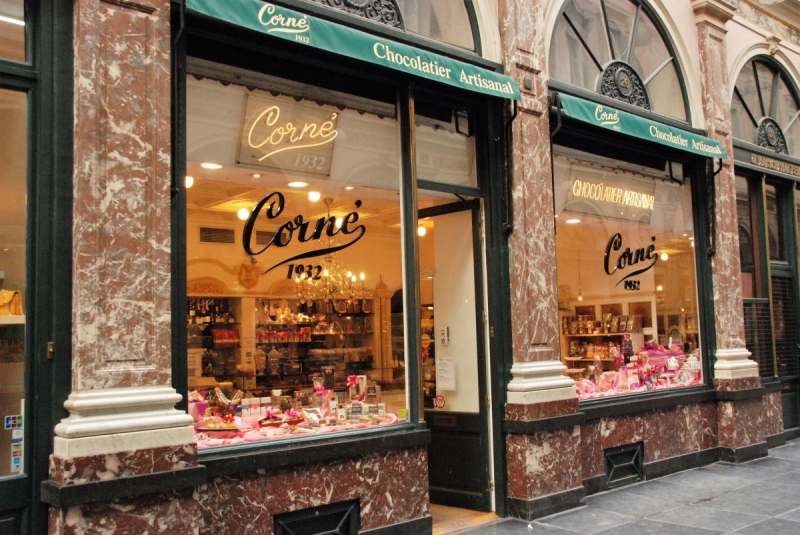 vente-OLLIERES-min_chocolate_chocolaterie_shop_luxury_chic_gallery_brussels_belgium-558146